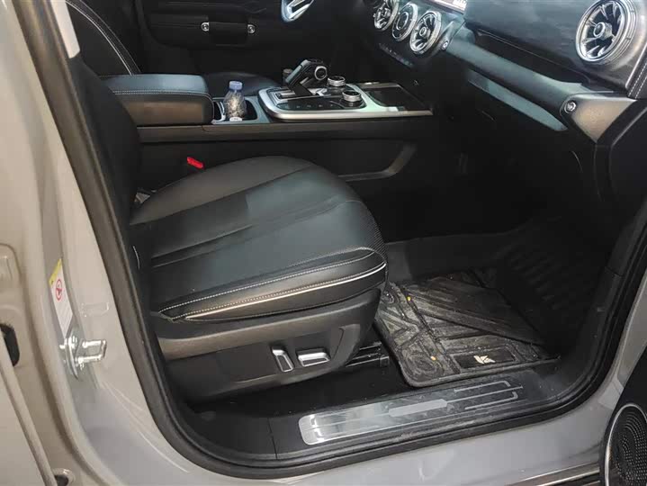 Фото 8 - Tank 300