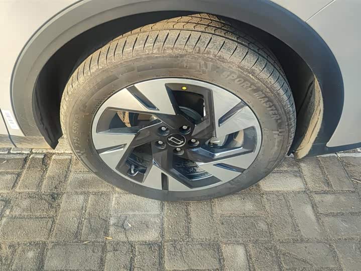 Фото 6 - Bestune 07