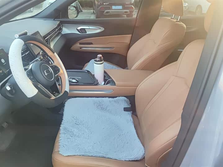 Фото 9 - Bestune 07