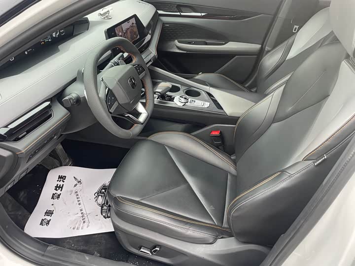 Фото 7 - Changan UNI-V