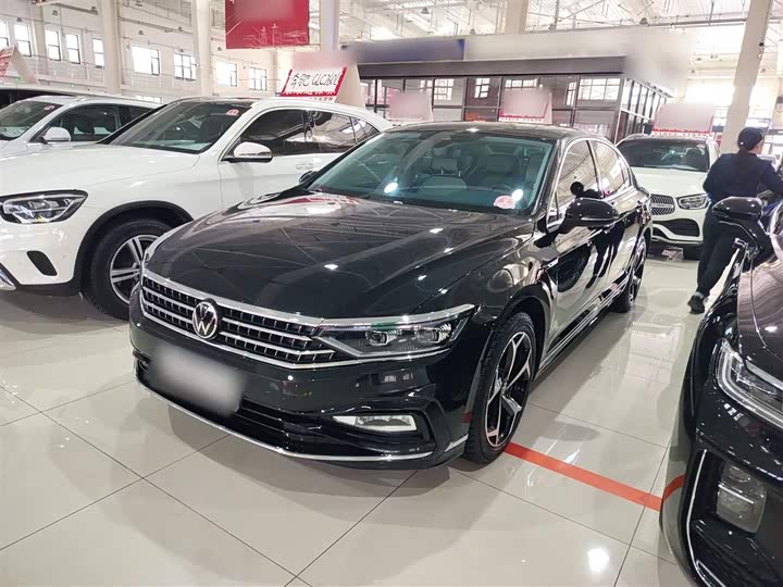 Фото 1 - Volkswagen Magotan