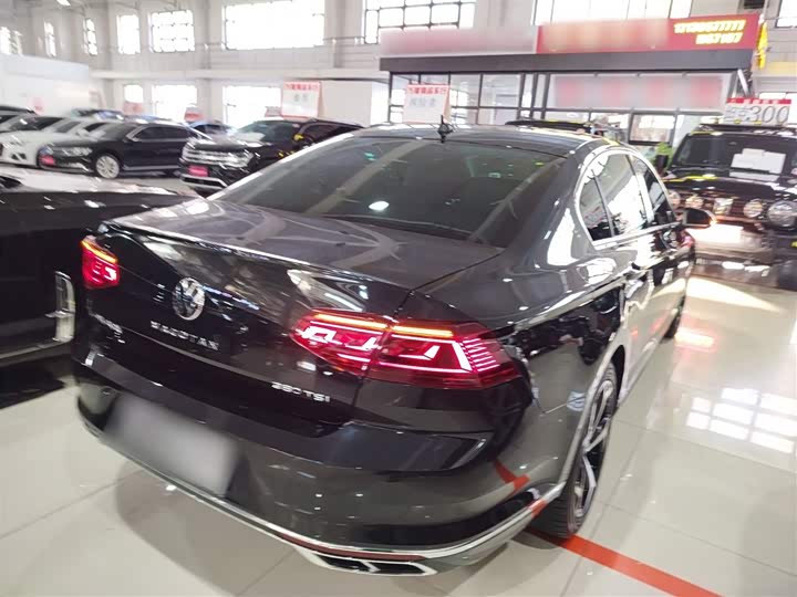 Фото 7 - Volkswagen Magotan