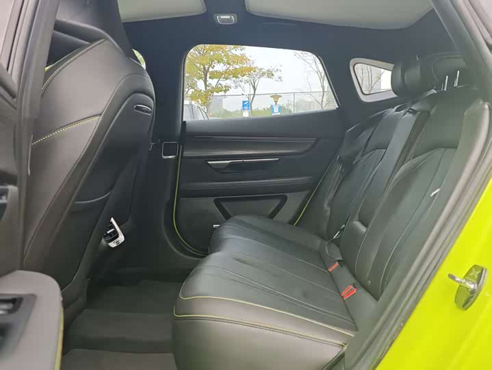 Фото 8 - XPeng P7