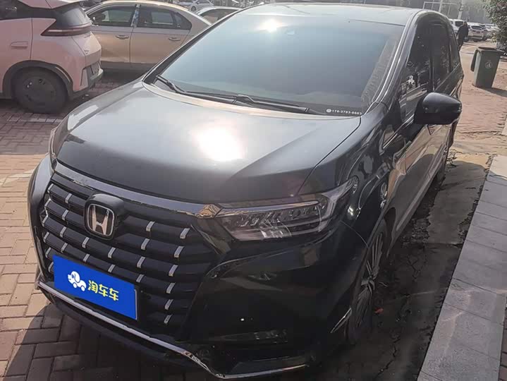 Фото 1 - Honda Elysion