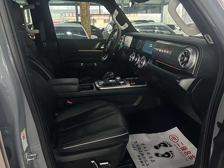 Фото 8 - Tank 300