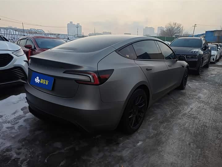 Фото 3 - Tesla Model 3