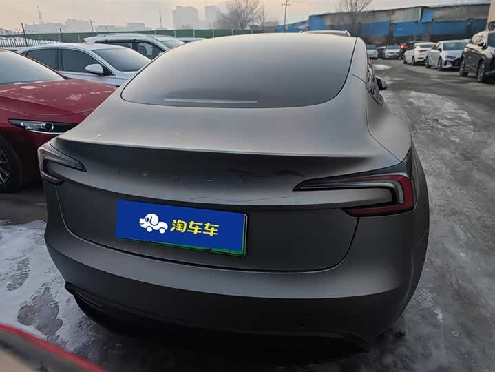 Фото 4 - Tesla Model 3