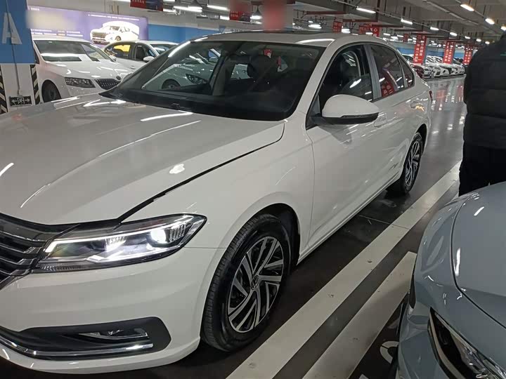 Фото 1 - Volkswagen Lavida