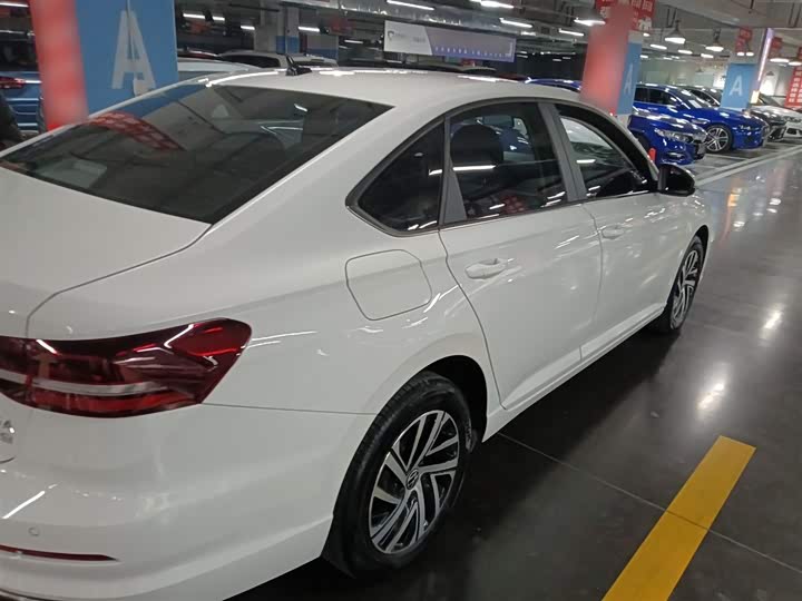 Фото 7 - Volkswagen Lavida