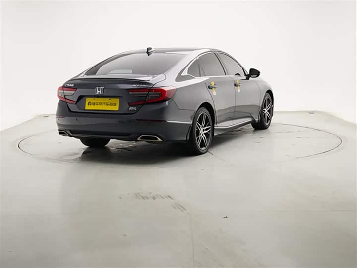 Фото 8 - Honda Accord