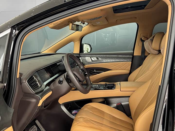 Фото 4 - Denza D9