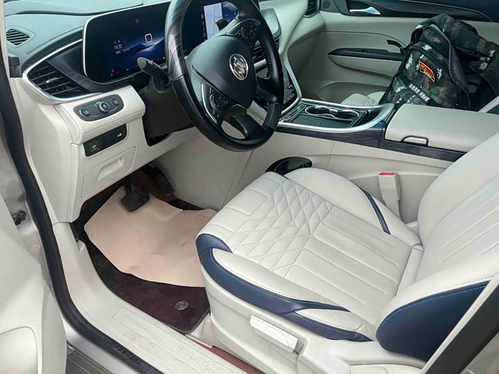 Фото 4 - Buick GL8 ES