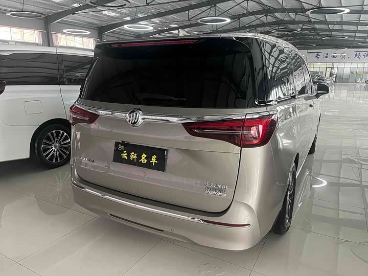 Фото 8 - Buick GL8 ES