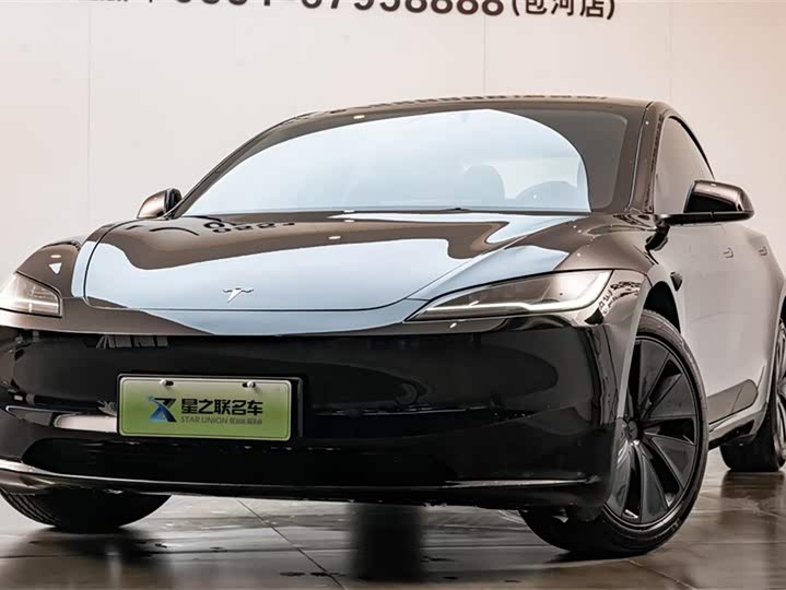 Фото 3 - Tesla Model 3