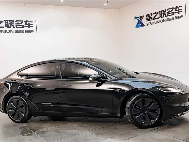 Фото 6 - Tesla Model 3