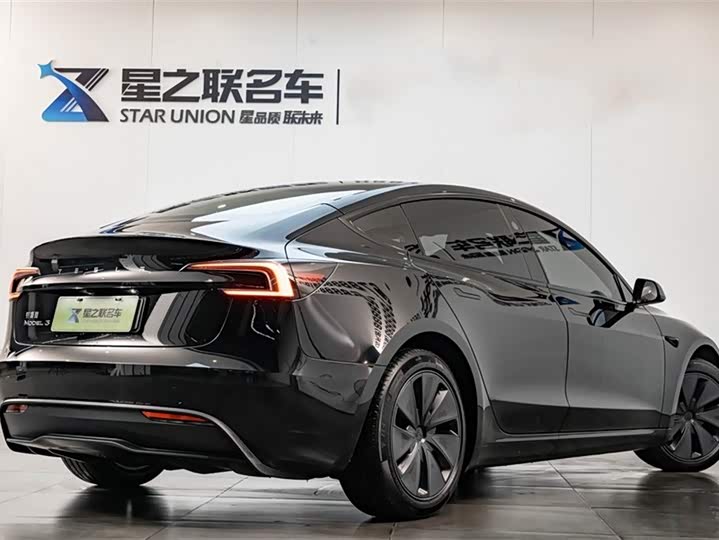 Фото 7 - Tesla Model 3