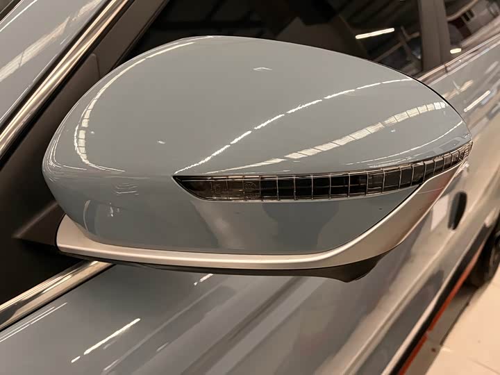 Фото 6 - Geely Atlas