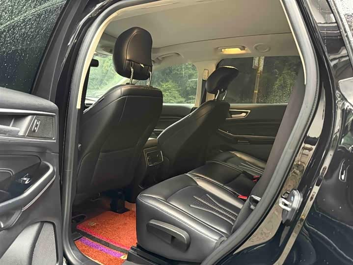 Фото 2 - Ford Edge