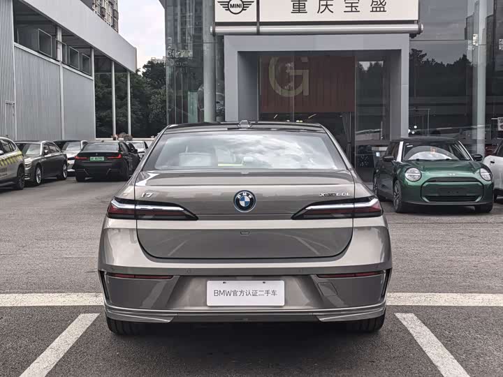 Фото 5 - BMW i7