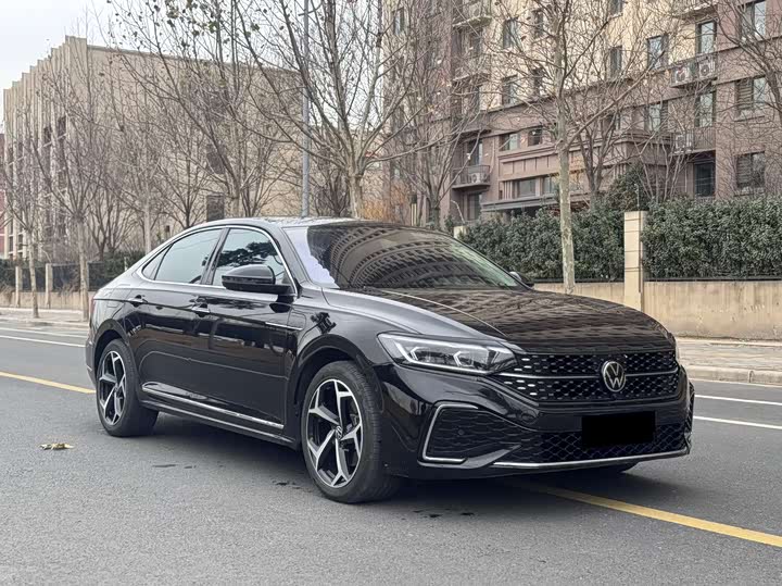 Фото 2 - Volkswagen Passat