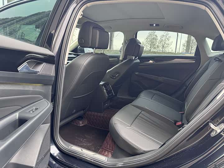 Фото 4 - Volkswagen Passat