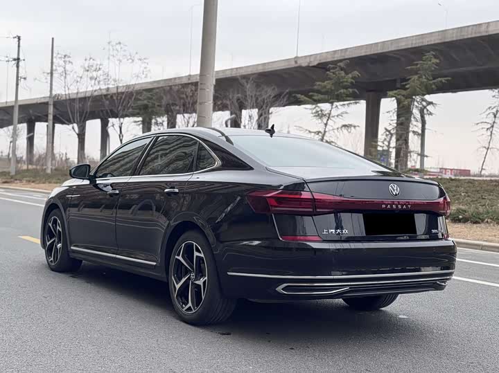 Фото 7 - Volkswagen Passat