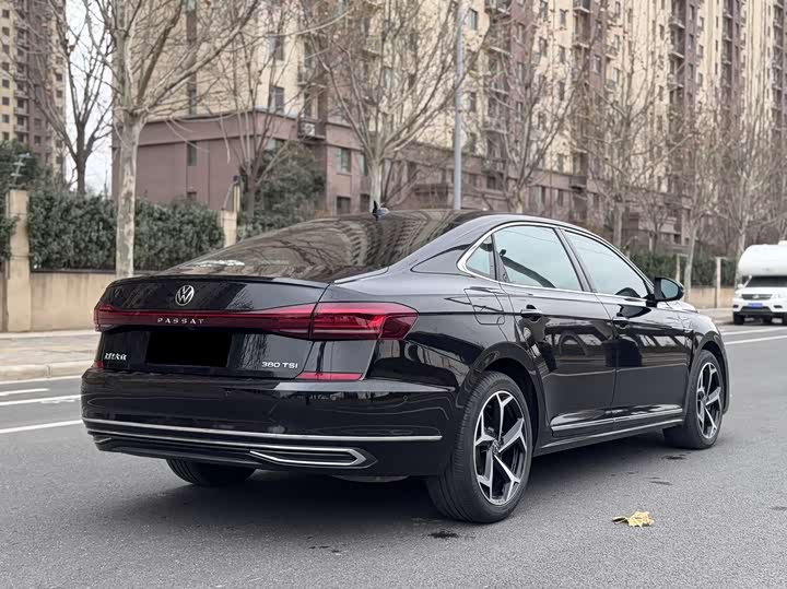 Фото 8 - Volkswagen Passat