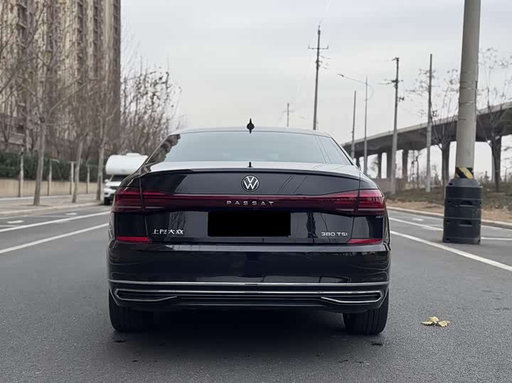 Фото 9 - Volkswagen Passat