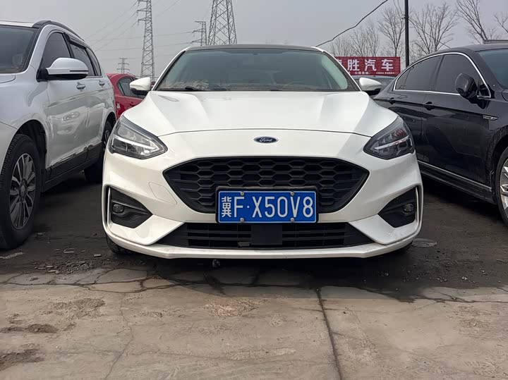 Фото 2 - Ford Focus