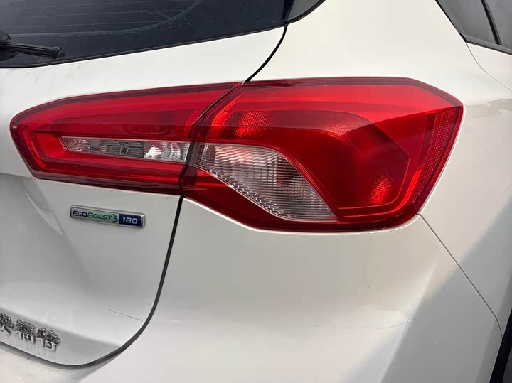 Фото 4 - Ford Focus