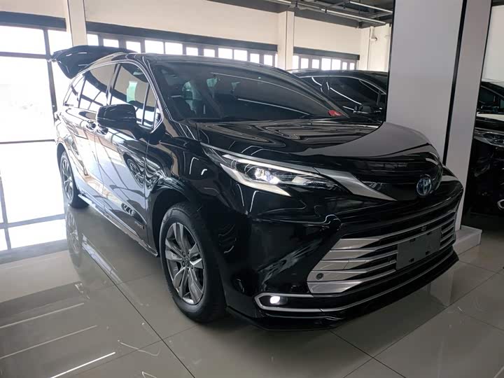 Фото 4 - Toyota Sienna