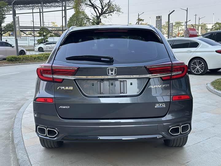 Фото 3 - Honda Avancier