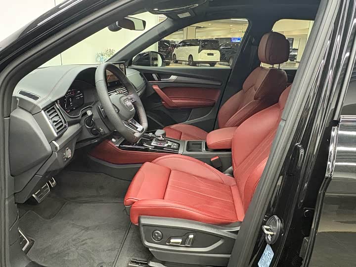 Фото 8 - Audi Q5L