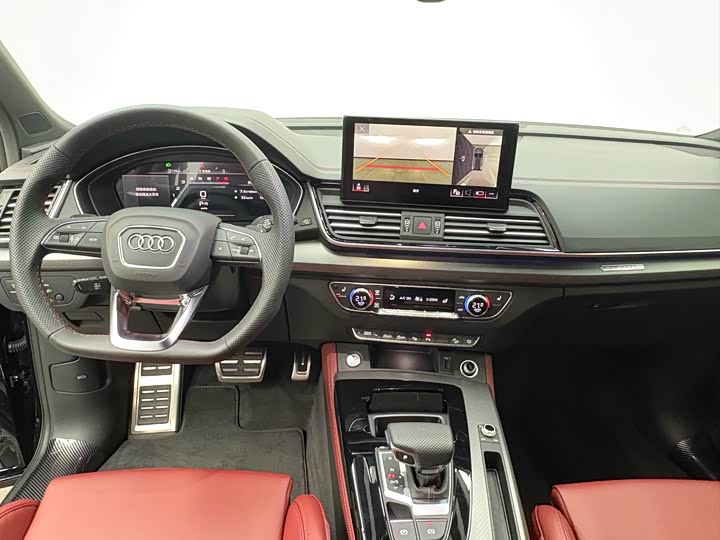 Фото 9 - Audi Q5L