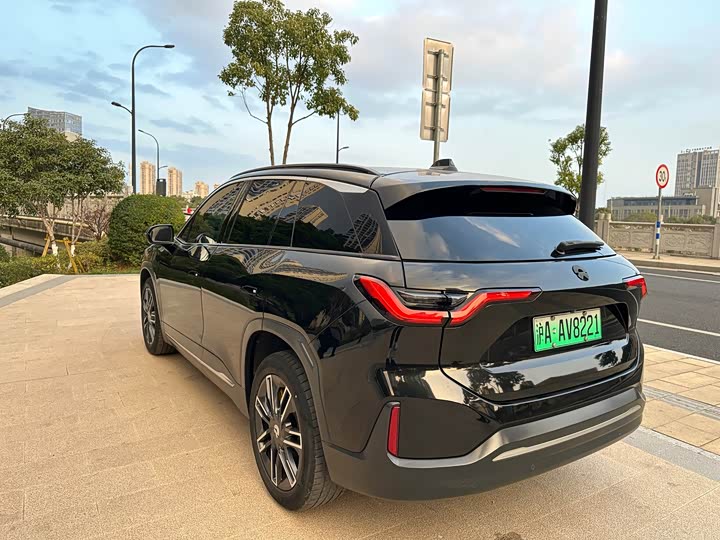 Фото 6 - Nio ES6