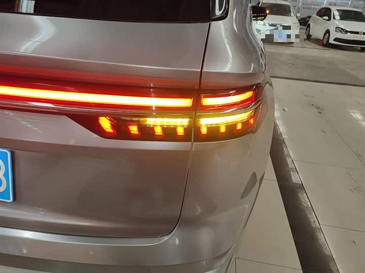 Фото 8 - Geely Monjaro