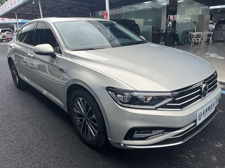 Фото 3 - Volkswagen Magotan