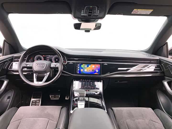 Фото 7 - Audi Q8