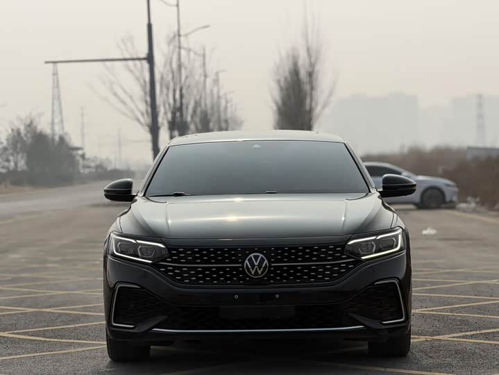 Фото 2 - Volkswagen Passat