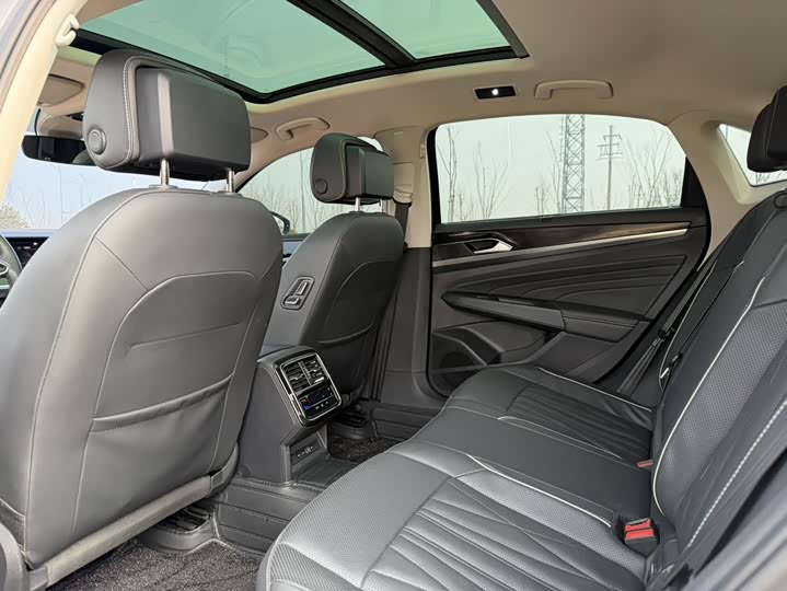 Фото 5 - Volkswagen Passat