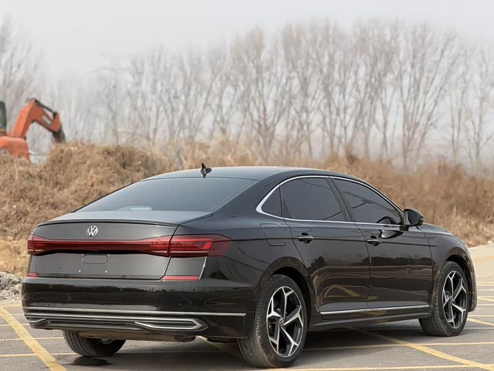 Фото 7 - Volkswagen Passat