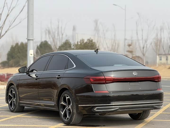 Фото 9 - Volkswagen Passat