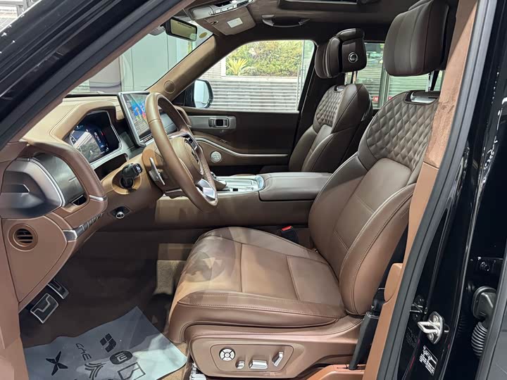 Фото 8 - Tank 700 Hybrid