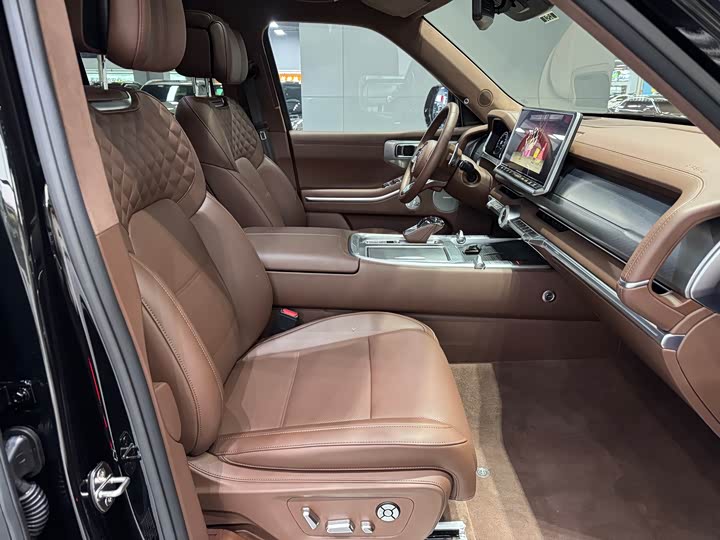 Фото 9 - Tank 700 Hybrid