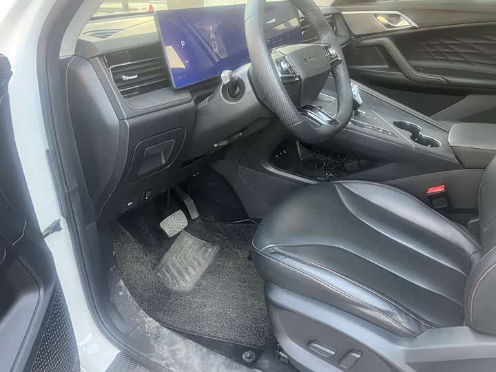 Фото 4 - Roewe RX5