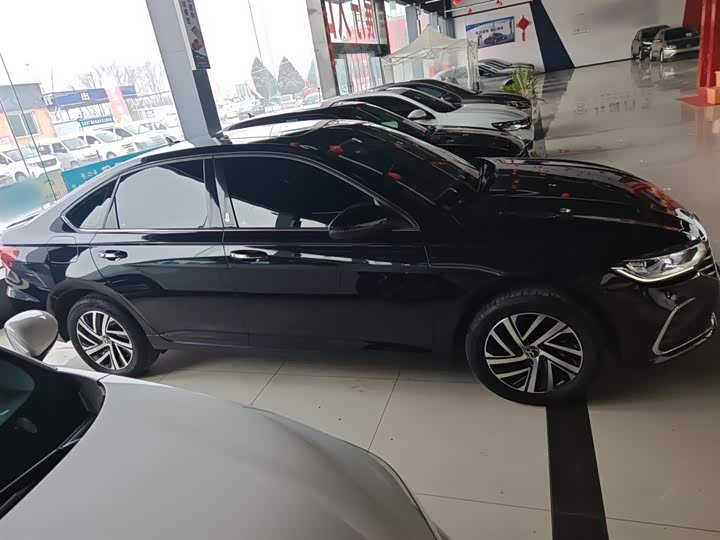 Фото 8 - Volkswagen Lavida