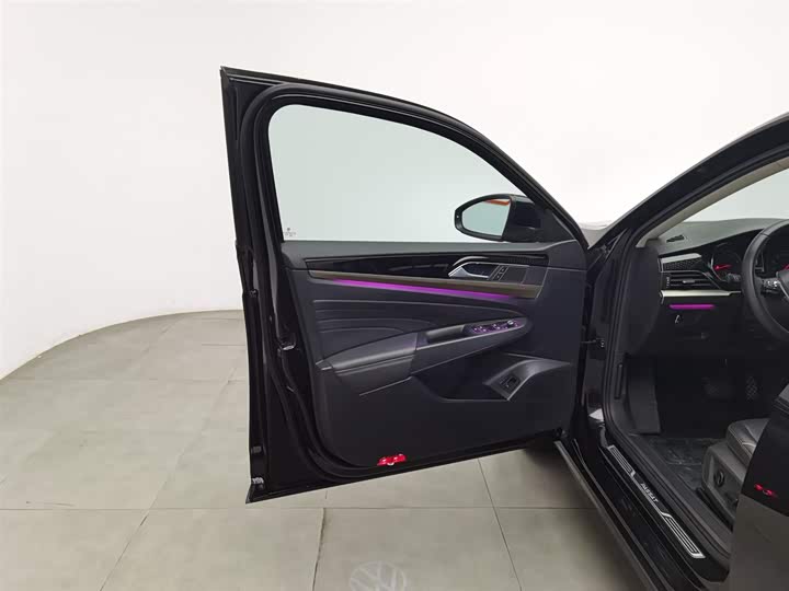 Фото 8 - Volkswagen Passat