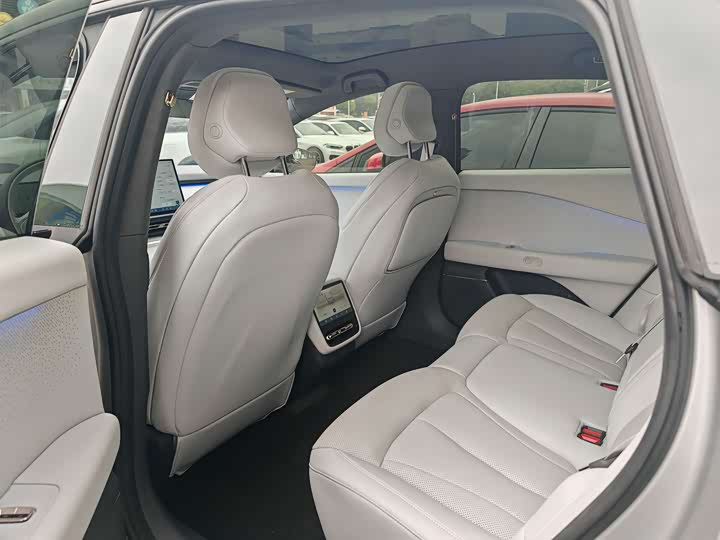 Фото 5 - XPeng F57