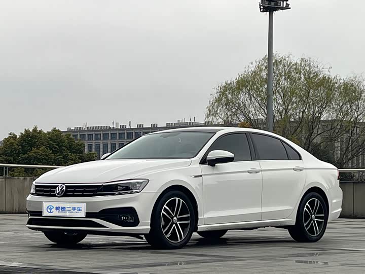 Фото 1 - Volkswagen Lamando L