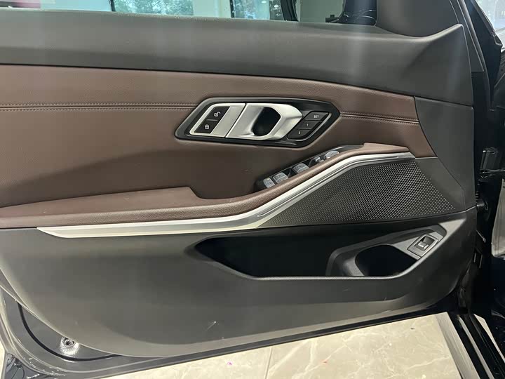 Фото 8 - BMW 3 Series